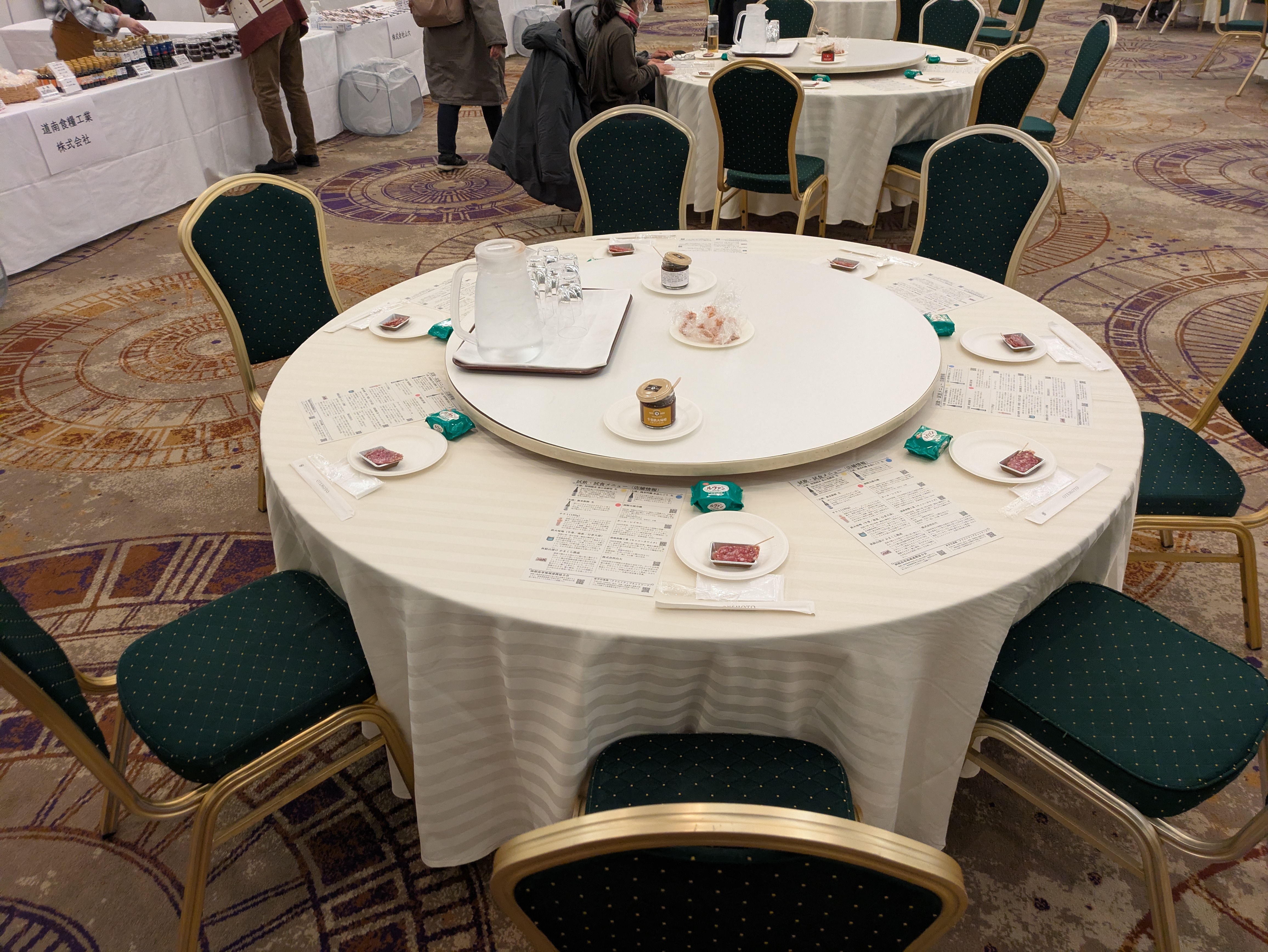 講演会の様子。多くの参加者が聴講しました